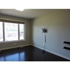 Secord 4 Bed 3.5 Bath House for Rent Edmonton - Photo 1