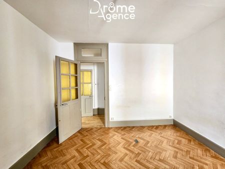 Location Appartement 3 pièces 91m² VALENCE 26000 - Photo 4
