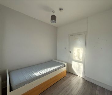 Maybury Road, Woking, Surrey, GU21 5JR - Photo 1