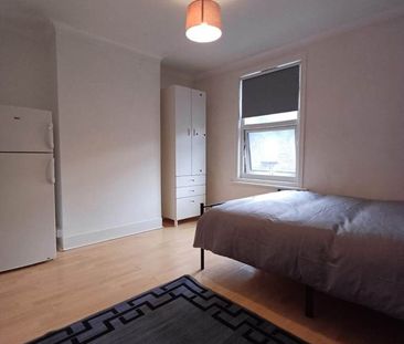 Room in a Shared House, Located In Finchley Central, N3 - Photo 3