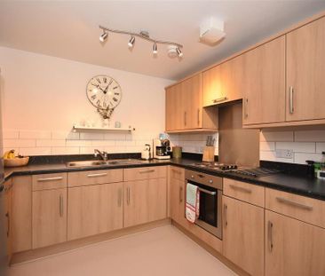 2 bedroom apartment to rent - Photo 5