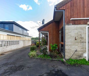 Prime Hamilton Living - Clifton Terrace Townhouse for Rent - Photo 2