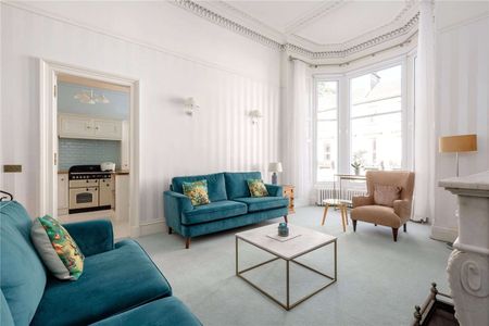 Stylish 2-Bedroom Flat in Edinburgh's Desirable West End  Palmerston Place - Photo 2
