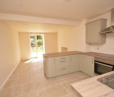 3 bedroom semi-detached house to rent - Photo 4