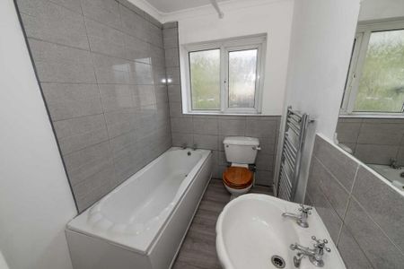 2 bedroom terraced house to rent - Photo 3