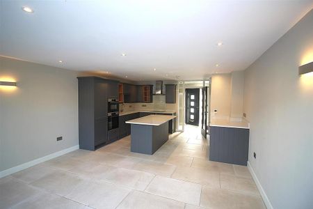 3 bedroom terraced house to rent - Photo 2