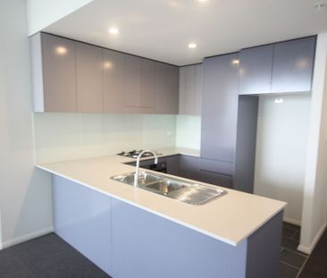 Designer 1 Bedroom Inner City Apartment ! - Photo 2