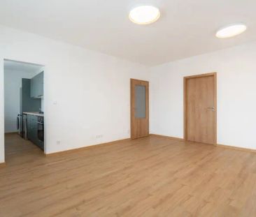Pronájem čerstvě rekonstruovaného bytu 3+1 72 m - Photo 1