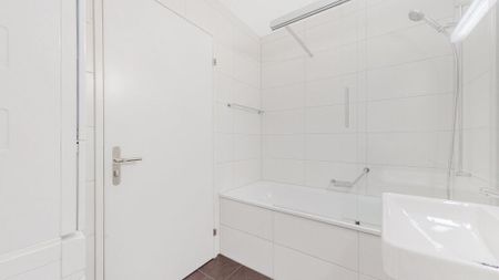 Expect a trendy apartment with a dream view - Photo 2