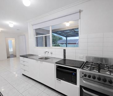 Spacious Family Home with Outdoor Entertaining & Secure Parking in ... - Photo 3