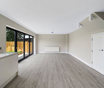 Faulkbourne Road, Witham, Essex, CM8 1LR - Photo 2