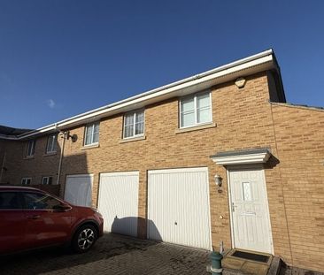 Lloyd Close, Cheltenham, GL51 - Photo 2