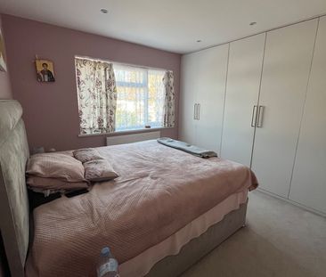 4 Bed Semi-Detached House, Violet Lane, CR0 - Photo 5