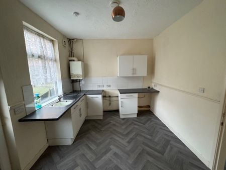 2 Bedroom Terraced House - Photo 3