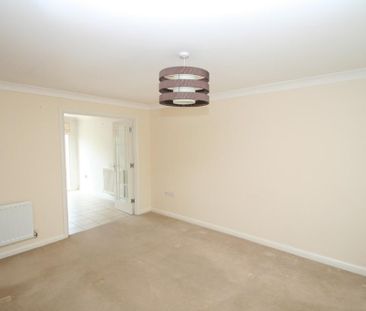 4 bedroom end of terrace house to rent - Photo 6