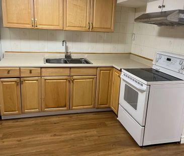 275 Risebrough Circuit #Bsmt - Photo 2