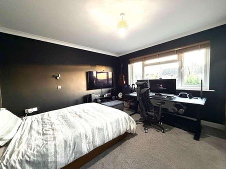 Frankton Gardens, Swindon, Wiltshire, SN3 - Photo 5