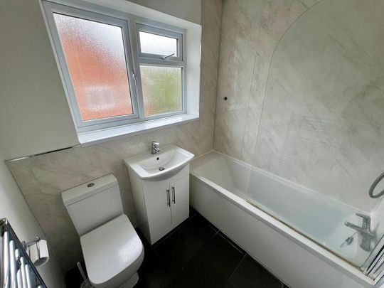 3 bedroom semi-detached house to rent - Photo 1