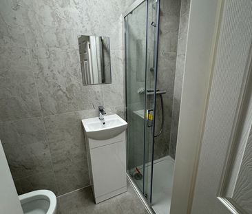 Room in a Shared House, Balnacraig Avenue, NW10 - Photo 3