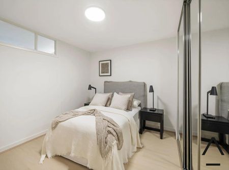 Stylish Urban Haven with Fresh Interiors & Sydney Park at Your Doorstep - Photo 3