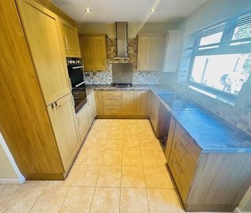 2 bedroom end of terrace house to rent - Photo 2