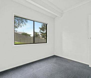 Perfect First Home! - Photo 2