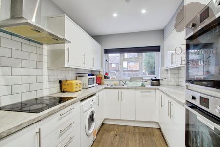 House of multiple occupation to rent - Photo 4