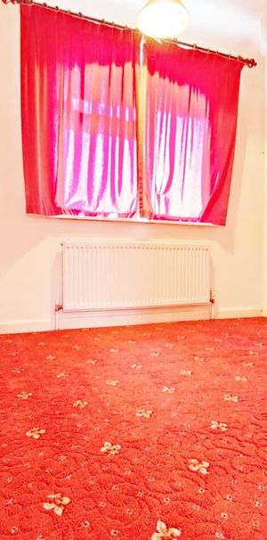 Room in a Shared House, Welhouse Road, SM5 - Photo 2