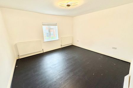 Commercial Street - Photo 5