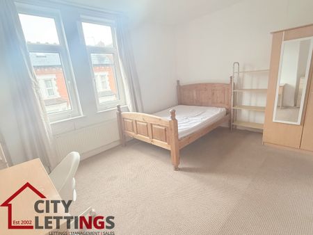 5 Bedroom End Terraced House - Photo 3