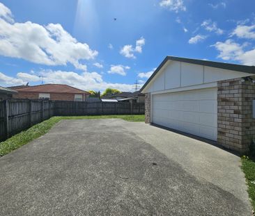 Solid Brick and Tile Home with 4 bedrooms - Photo 1