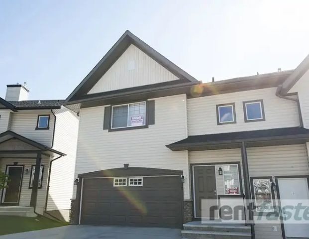 Beautiful and Spacious 3 bedroom townhouse in Rocky Ridge. | Calgary - Photo 1