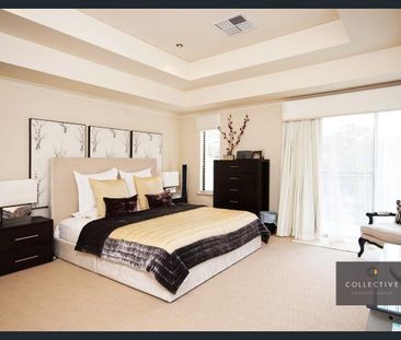 Stunning ''Grandwood'' Home - Photo 2