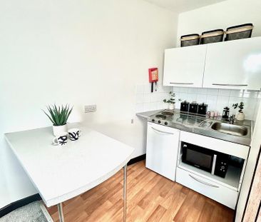 Studio to rent - Photo 2