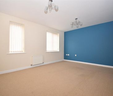 3 bedroom detached house to rent - Photo 3