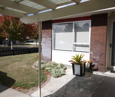 Tidy & cosy town house - Photo 5