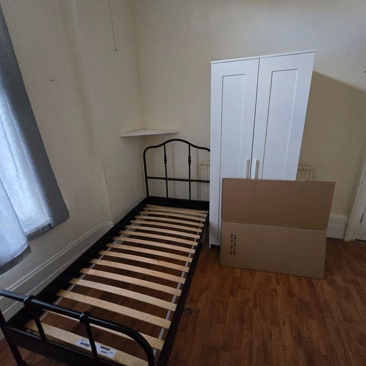 Studio Flat, Burlington Gardens, W3 - Photo 2