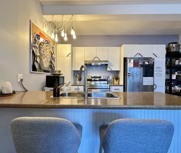 Lasalle : logement (1200pc) sur 2 étages avec 1 chambre à coucher o... - Photo 2