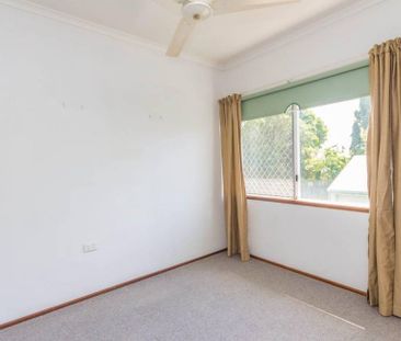 Two Bedroom Townhouse in Quiet complex - Photo 3