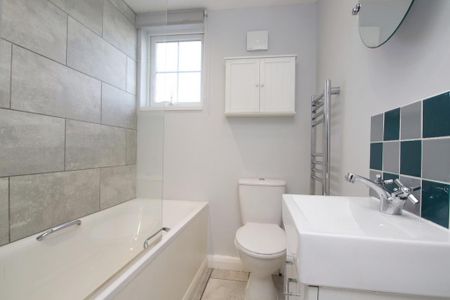 3 bedroom terraced house to rent - Photo 2