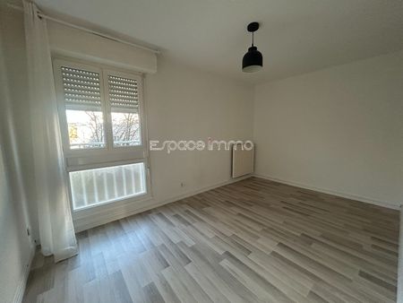 Location Appartement 4 pièces 67m² MONT ST AIGNAN 76130 - Photo 3