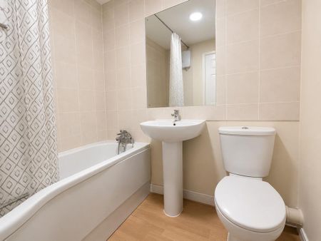1 bedroom ground floor flat to rent - Photo 3