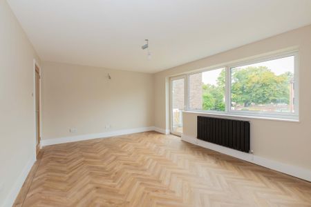 Chantry Close, Windsor - Photo 2