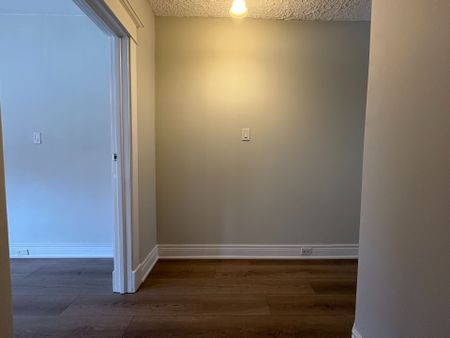 For Lease - 847 Pape Avenue Unit# Upper, Toronto, Ontario - Photo 2