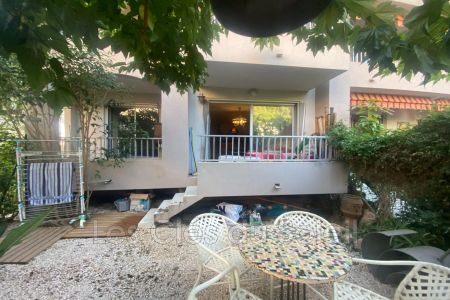Location appartement 2 pièces 46 m² Hyères - Photo 2