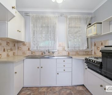 Three Bedroom Home - Photo 3