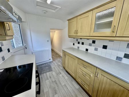 2 bedroom terraced house to rent - Photo 4