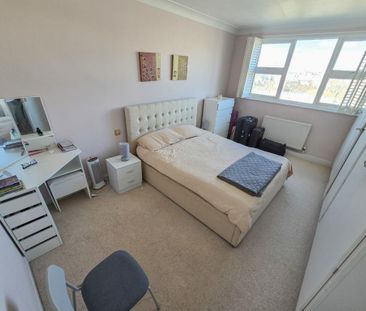 3 bedroom apartment to rent - Photo 4