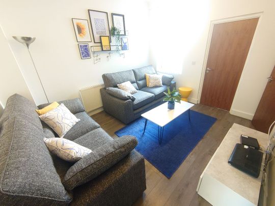 Gilroy Road, Kensington. - Photo 1