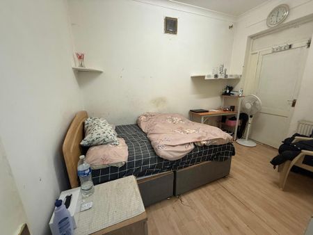 3 bedroom flat to rent - Photo 3